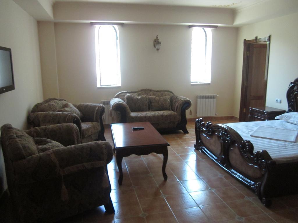 Venezia Palazzo Hotel Yerevan Quarto foto