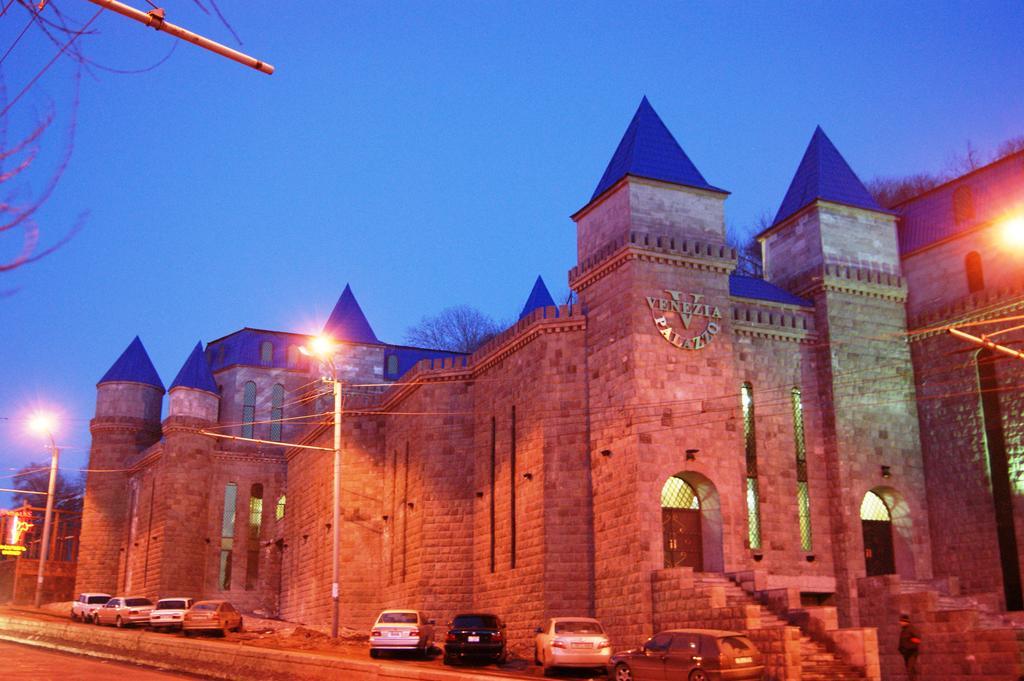 Venezia Palazzo Hotel Yerevan Exterior foto