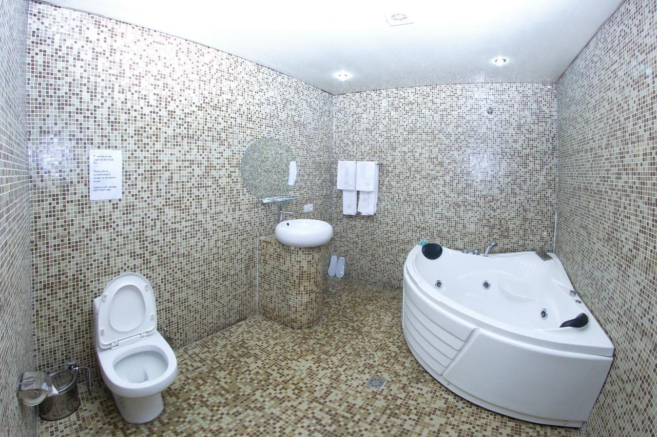 Venezia Palazzo Hotel Yerevan Exterior foto